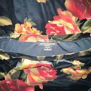 Floral skirt size 16 velvet